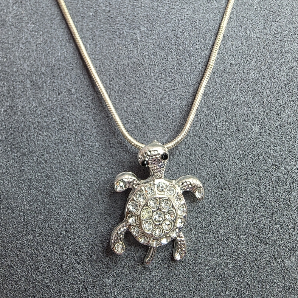 Turtle Rhinestone Pendant Necklace Silver Tone 842